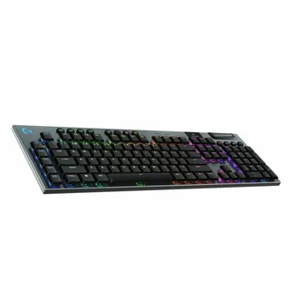 How a Wireless Gaming Keyboard Enhances Your Gaming Desk Setup